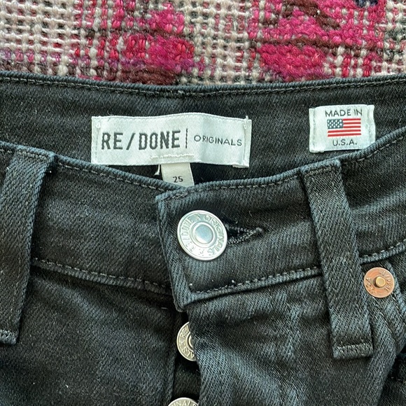 RE/DONE black cigarette pants. Ankle crop. Stretchy size 25. Great condition - Picture 2 of 4